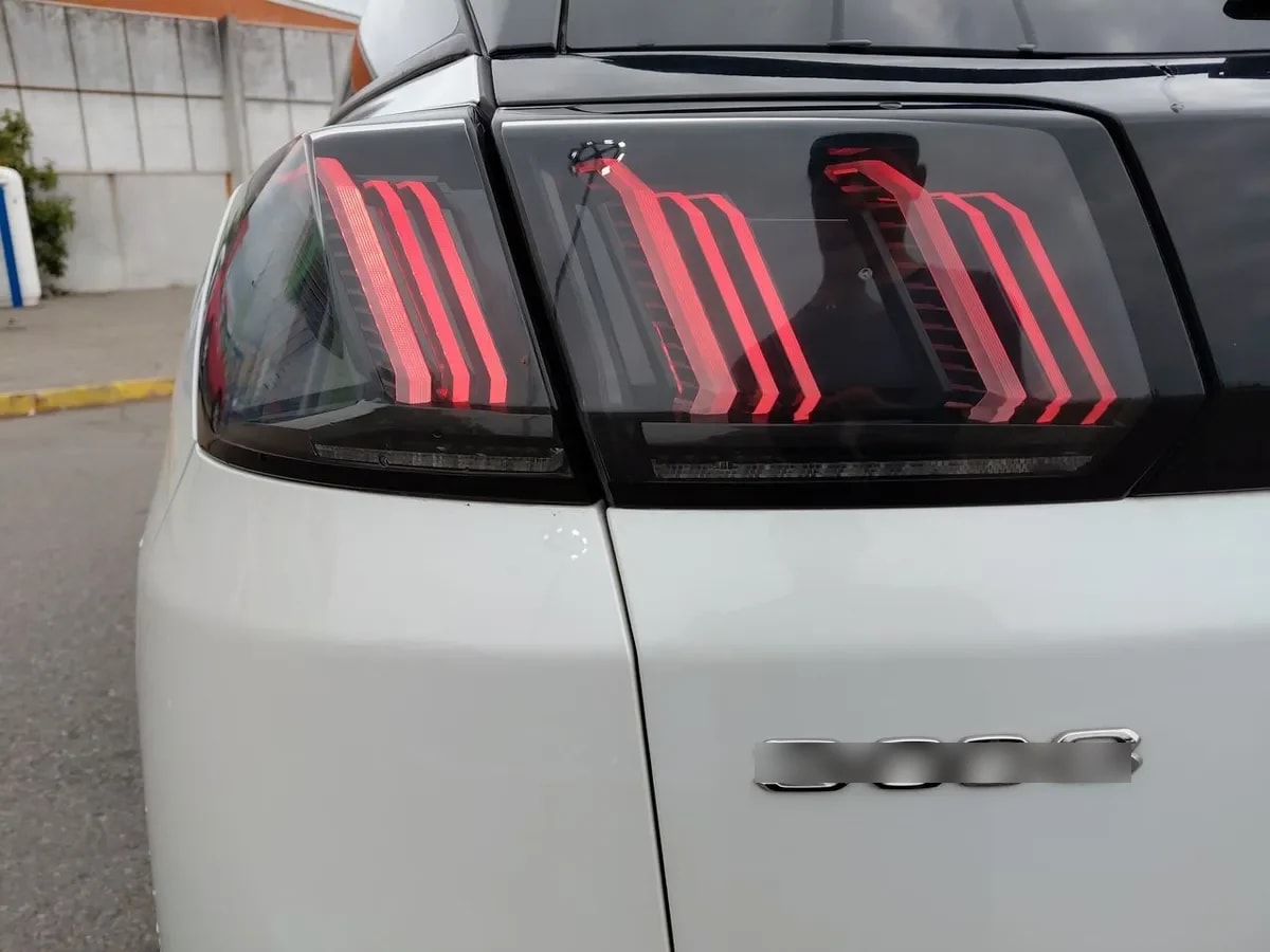 Peugeot 3008 1.5 Allure Pack Bluehdi 130 4x2 Eat8 5p año 2024