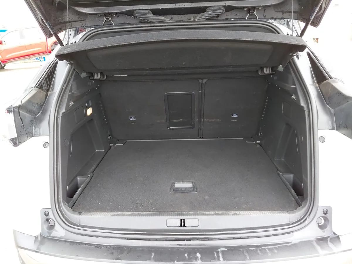 Peugeot 3008 1.5 Allure Pack Bluehdi 130 4x2 Eat8 5p año 2024