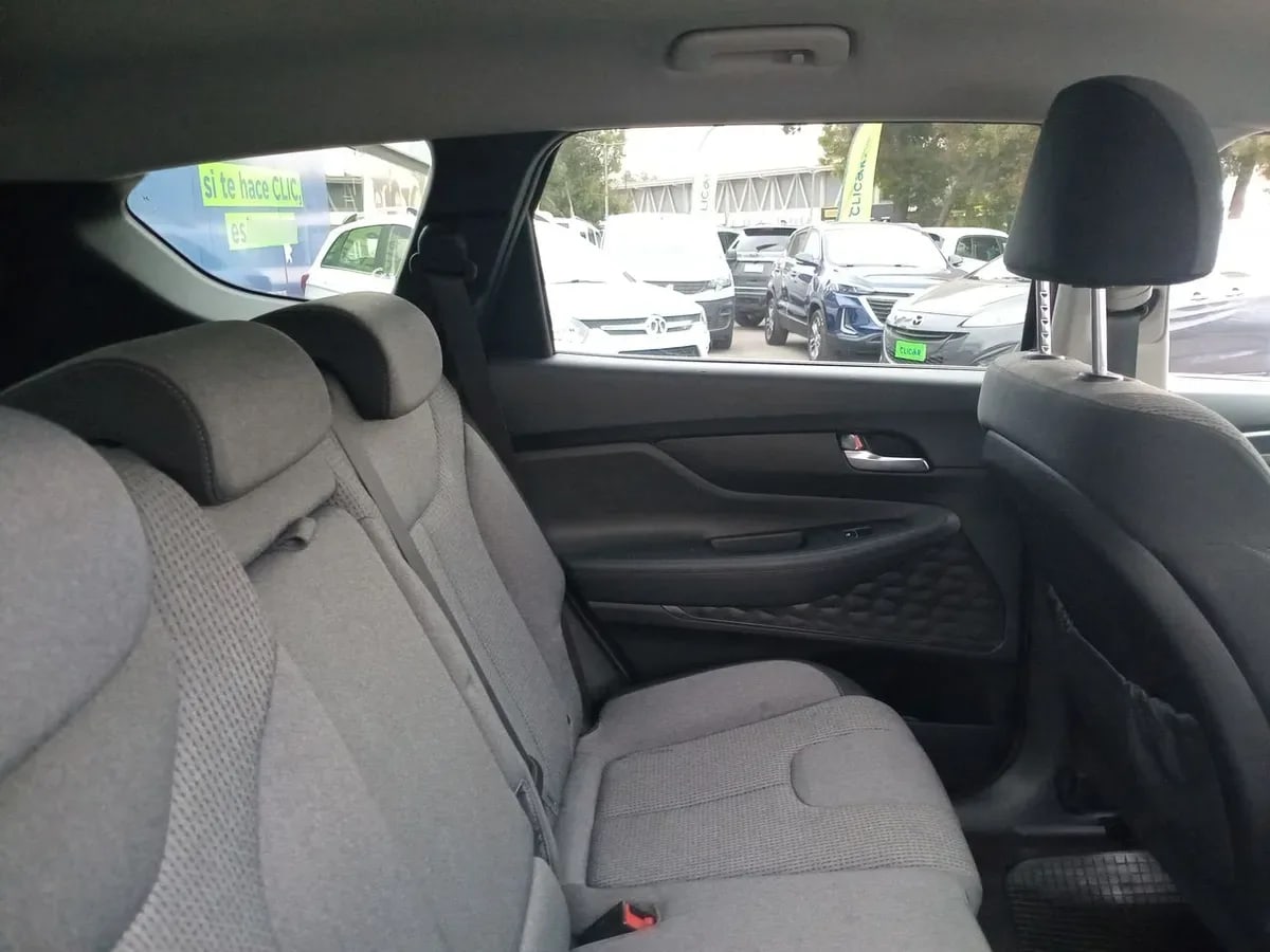 Hyundai Santa Fe 2.2 Value Fl Crdi Diesel 4wd At 5p año 2022