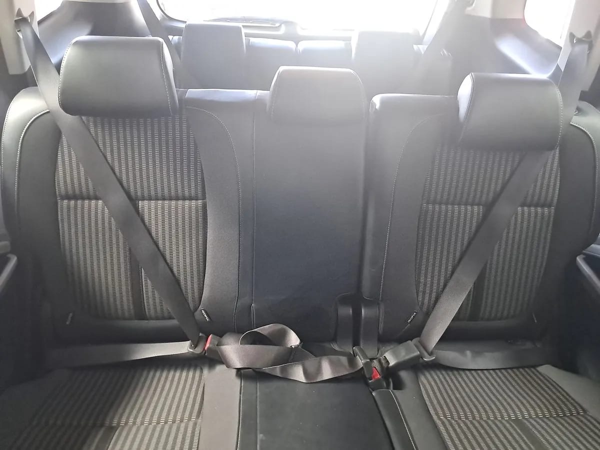 Kia Carens 1.4l Ex Turbo-Gdi Full 4x2 7dct At 5p año 2024