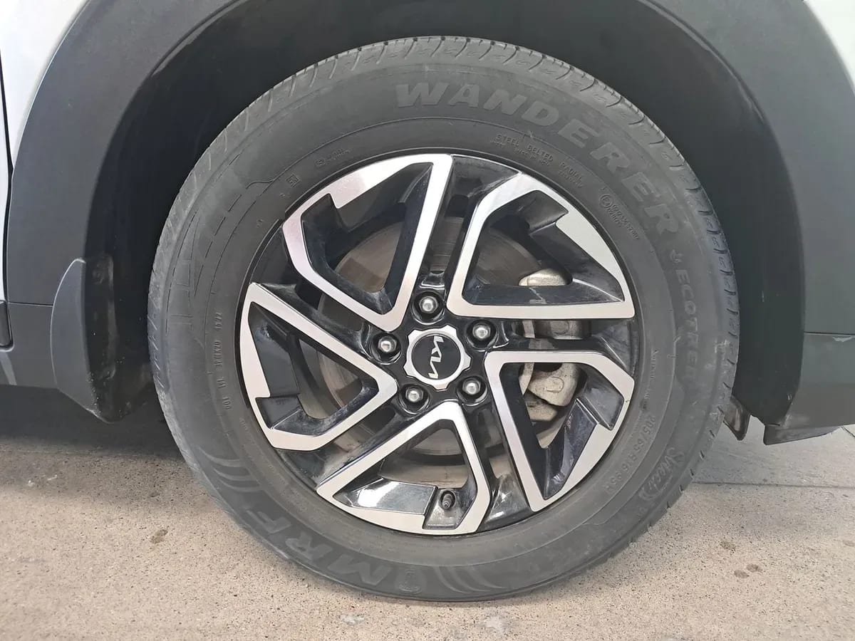 Kia Carens 1.4l Ex Turbo-Gdi Full 4x2 7dct At 5p año 2024