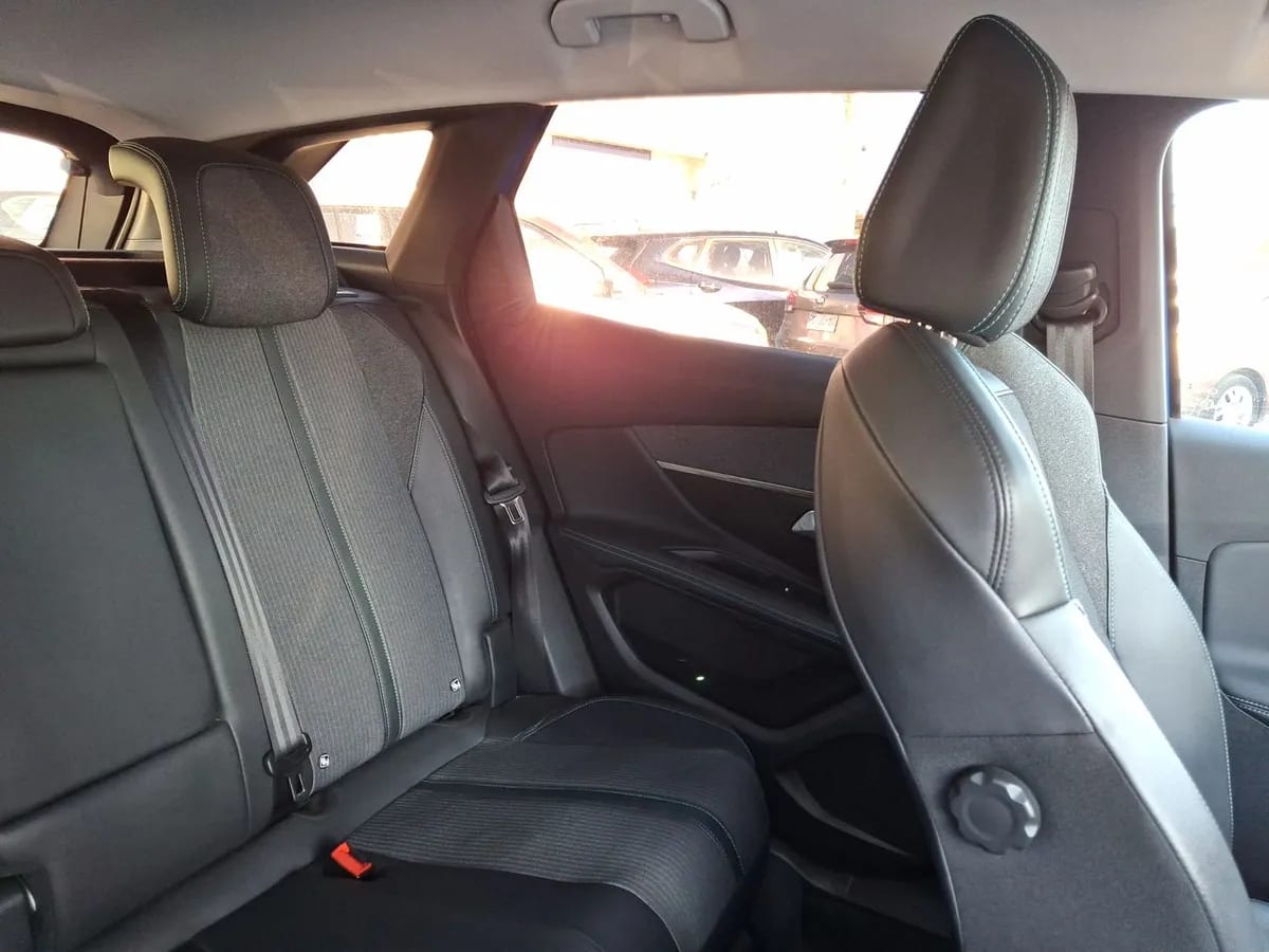 Peugeot 3008 1.5 Allure Pack Bluehdi 4x2 130 Eat8 5p año 2022