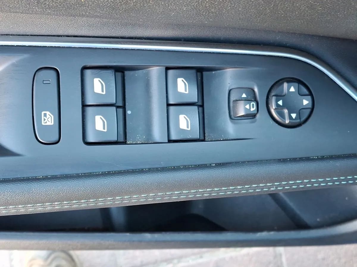 Peugeot 3008 1.5 Allure Pack Bluehdi 4x2 130 Eat8 5p año 2022