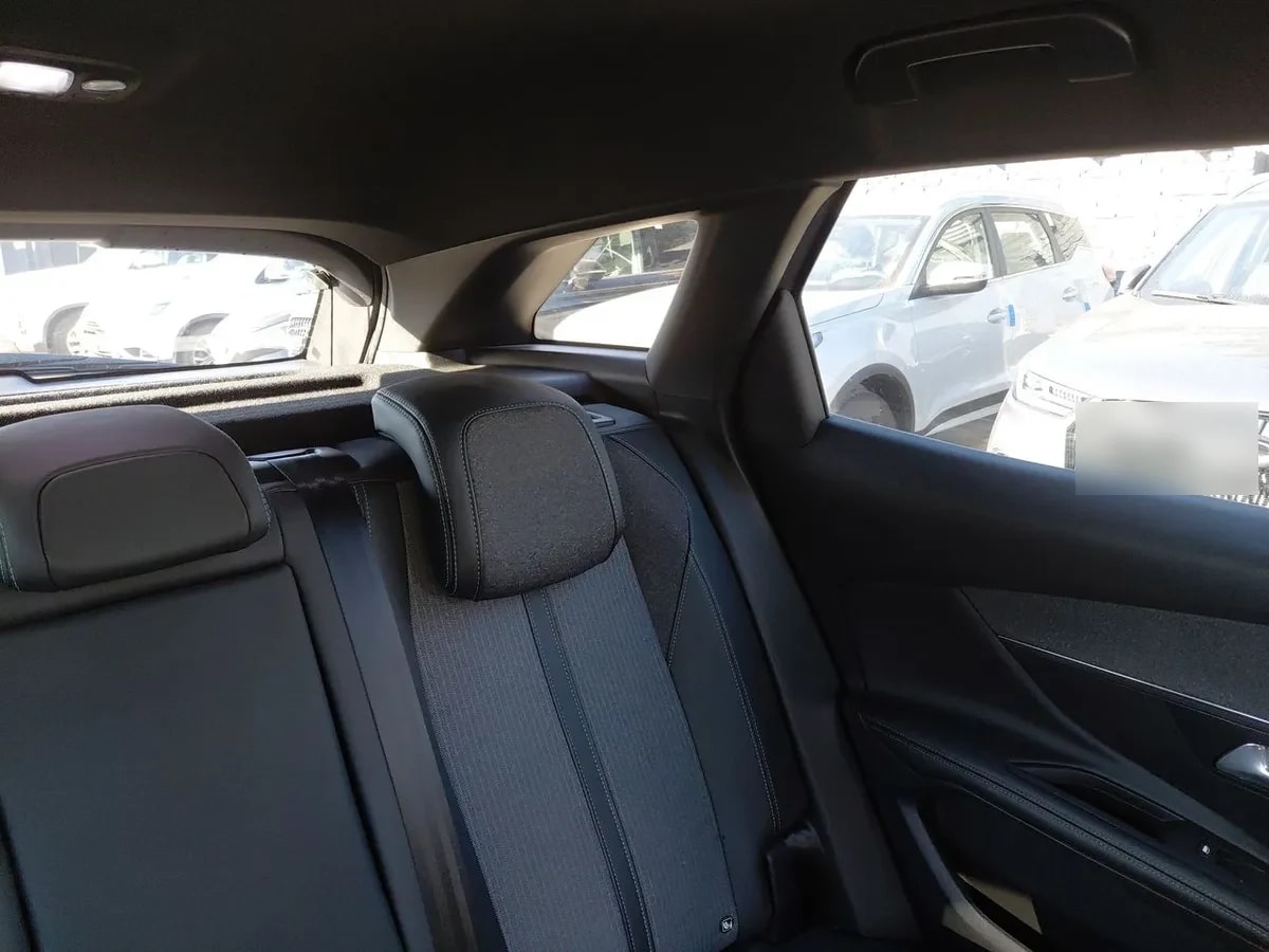 Peugeot 3008 1.5 Allure Pack Bluehdi 130 4x2 Eat8 5p año 2024