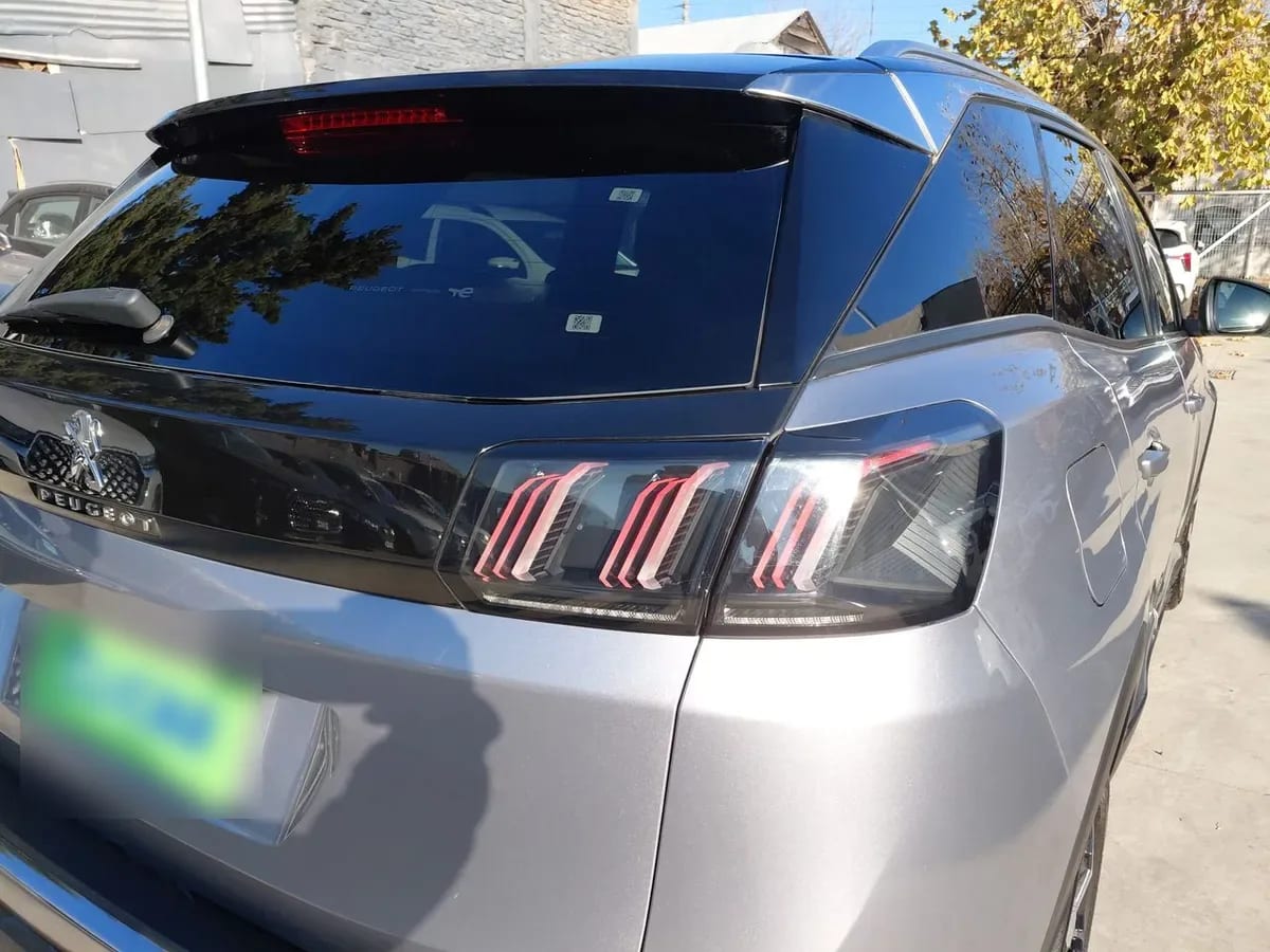 Peugeot 3008 1.5 Allure Pack Bluehdi 130 4x2 Eat8 5p año 2024