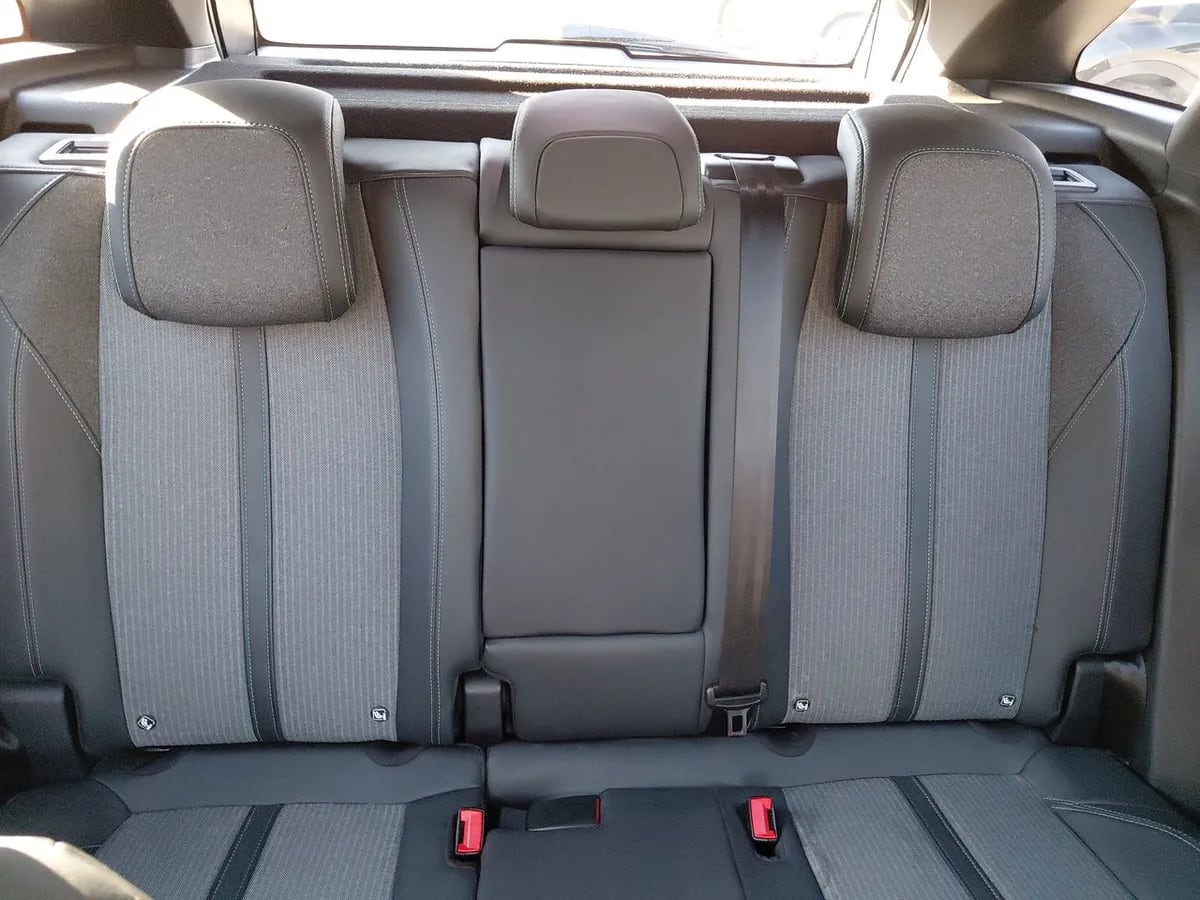 Peugeot 3008 1.5 Allure Pack Bluehdi 130 4x2 Eat8 5p año 2024