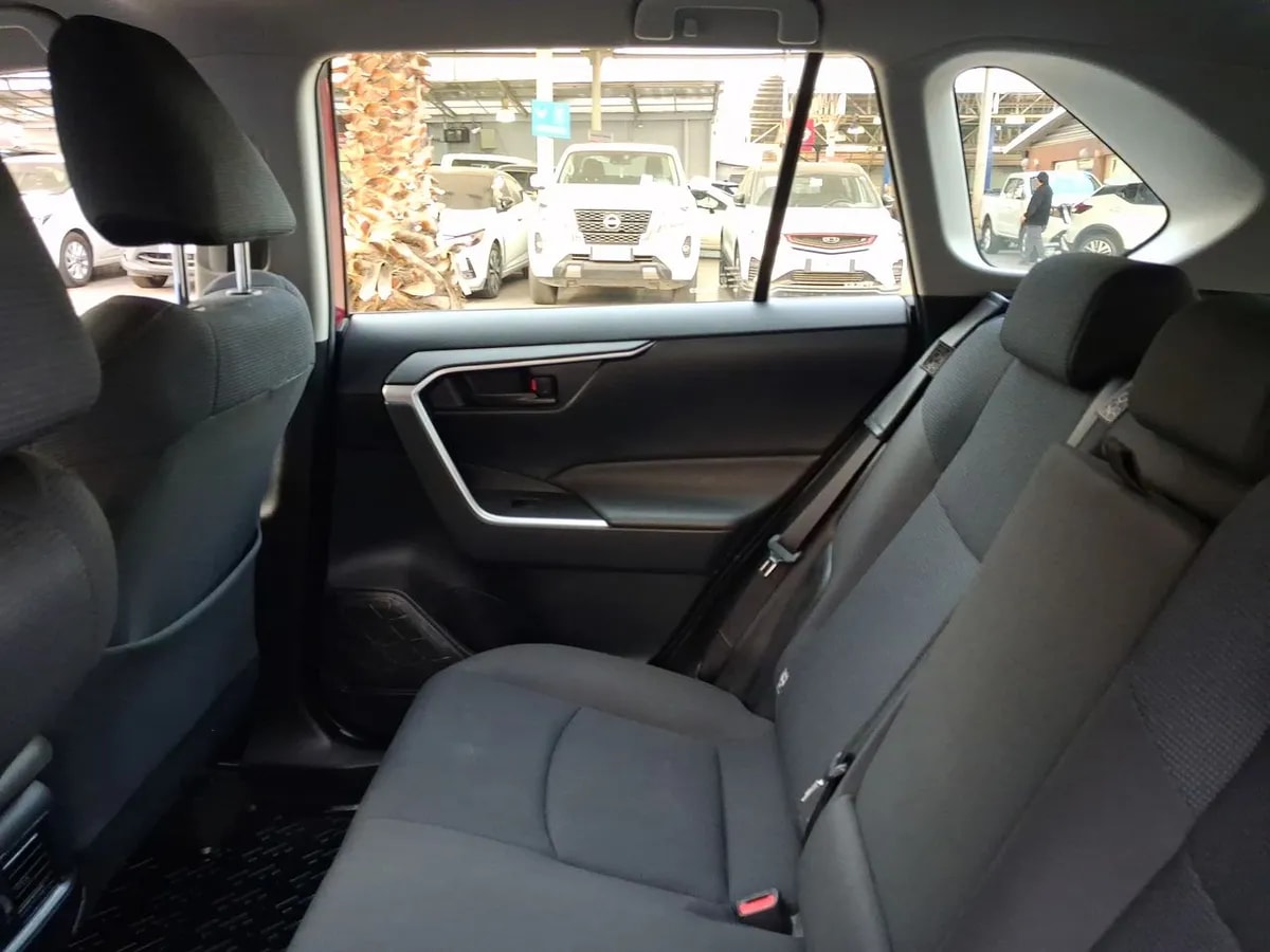 Toyota Rav 4 2.0 Le 4x2 Cvt At 5p año 2024