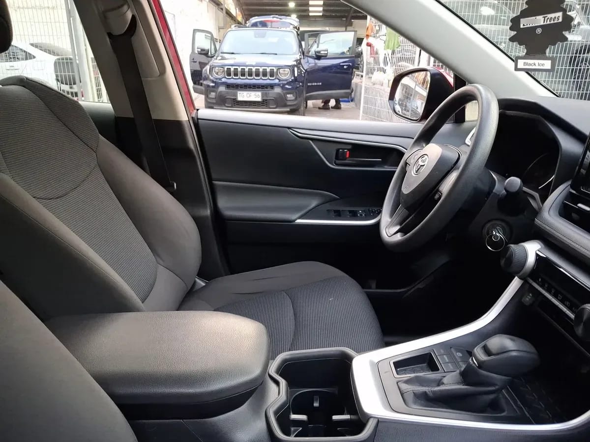 Toyota Rav 4 2.0 Le 4x2 Cvt At 5p año 2024