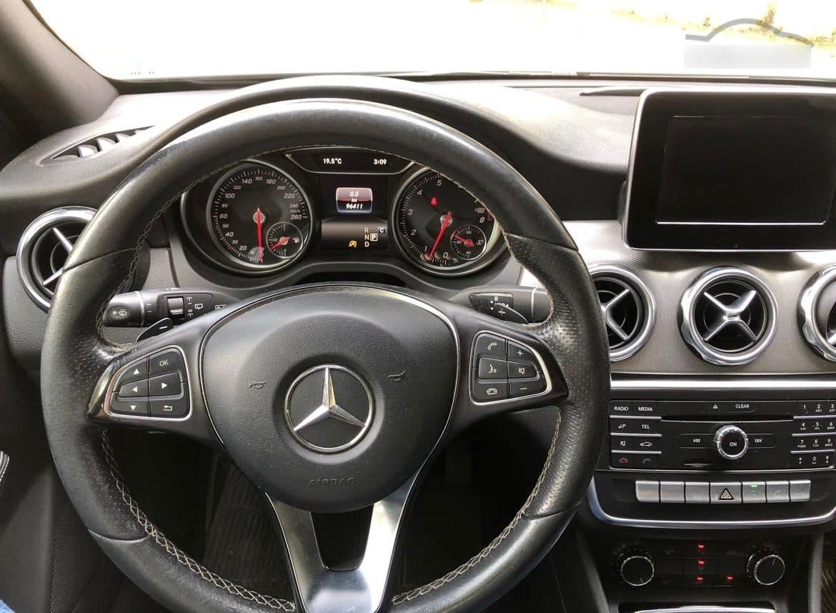 MERCEDES BENZ GLA200 1.6 At Diesel año 2018