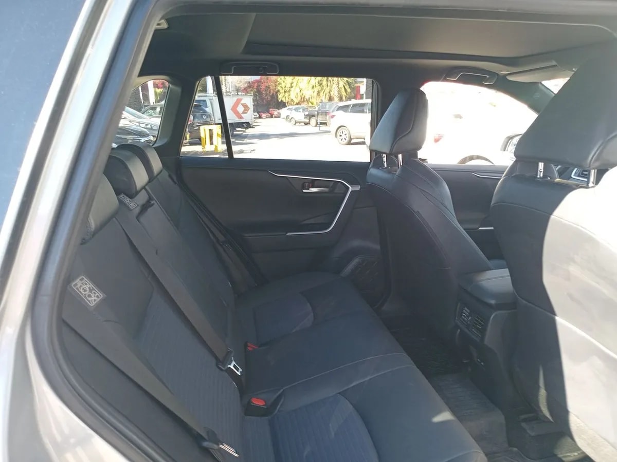 Toyota Rav 4 2.5 Xse Hybrid 4x2 Cvt At 5p año 2025