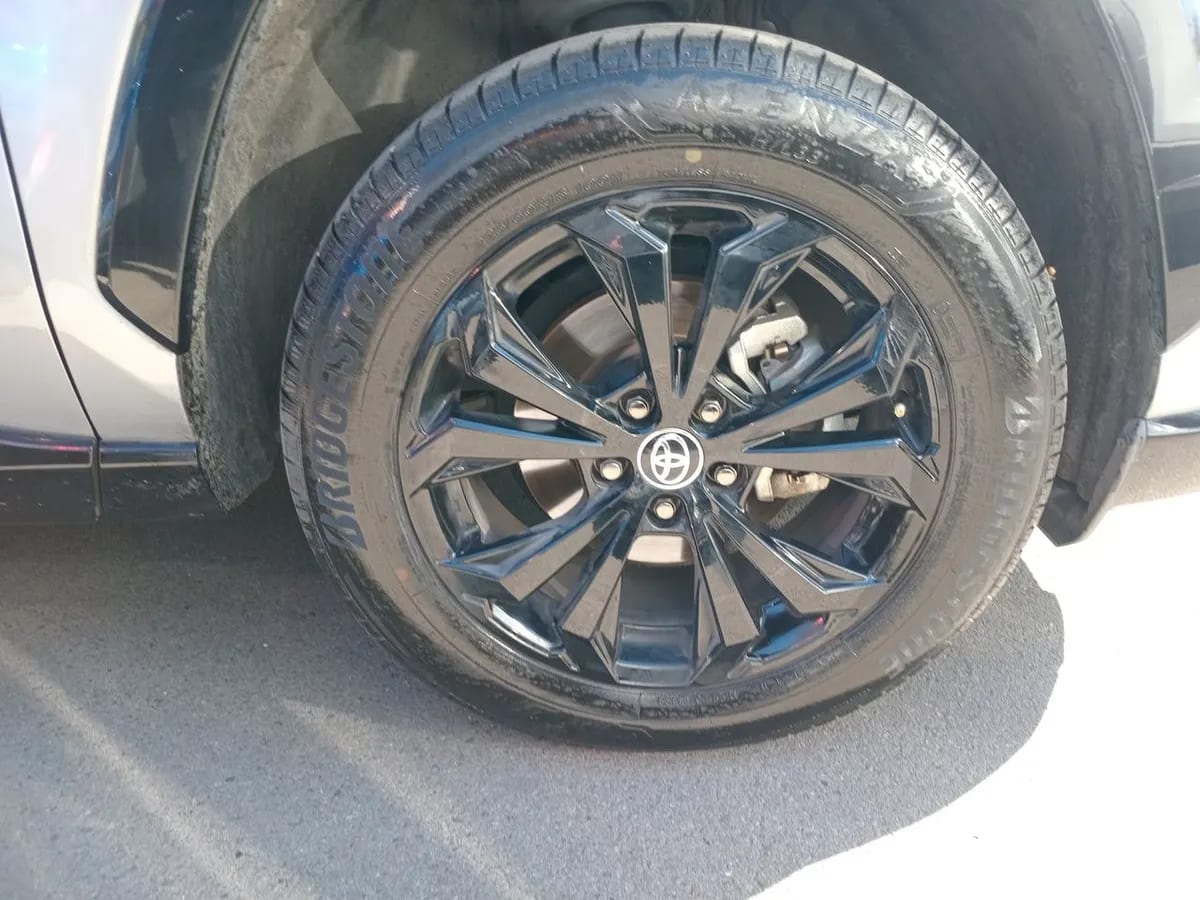 Toyota Rav 4 2.5 Xse Hybrid 4x2 Cvt At 5p año 2025