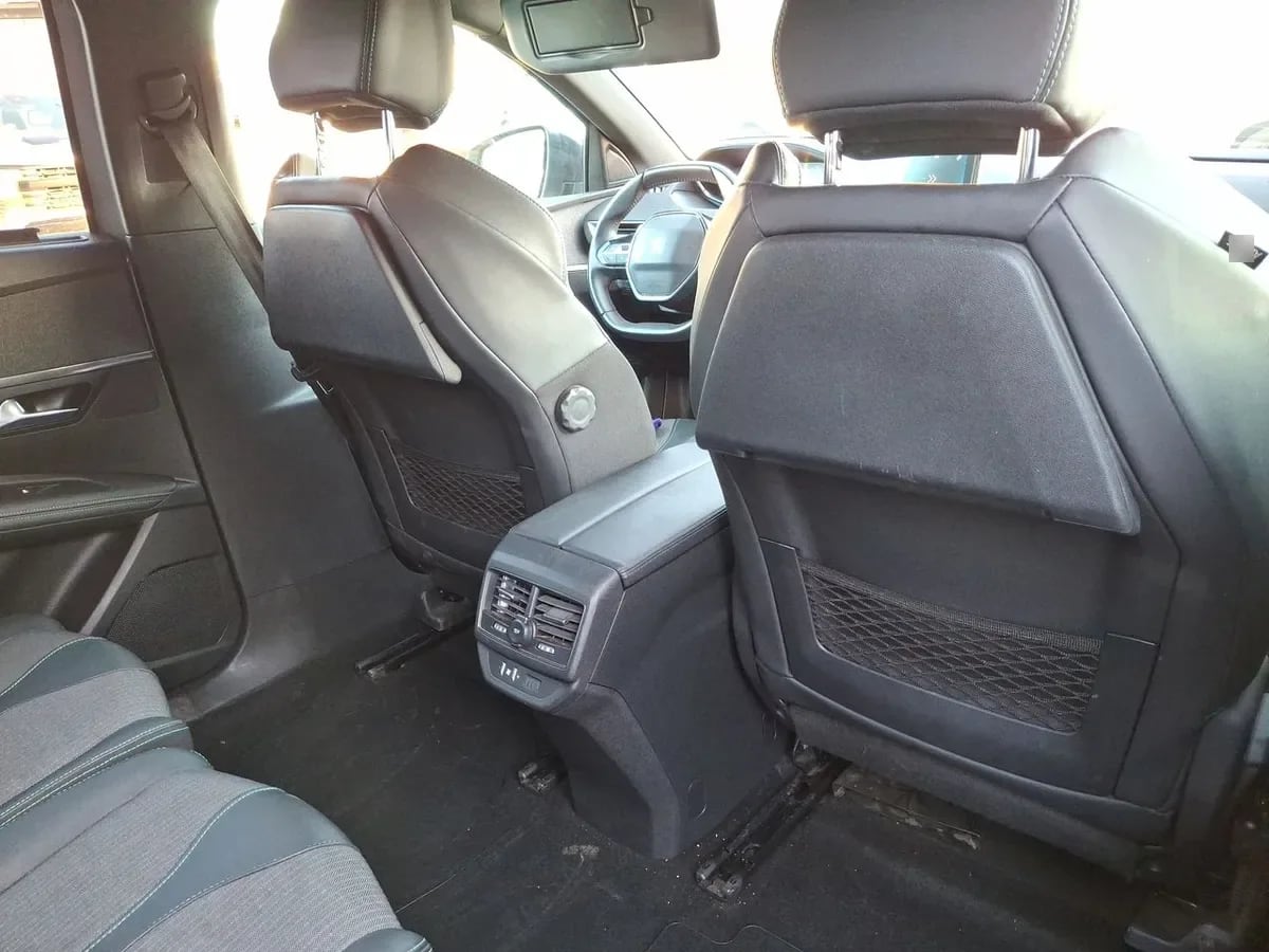 Peugeot 5008 1.5 Allure Pack Bluehdi 130 4x2 Eat8 5p año 2024