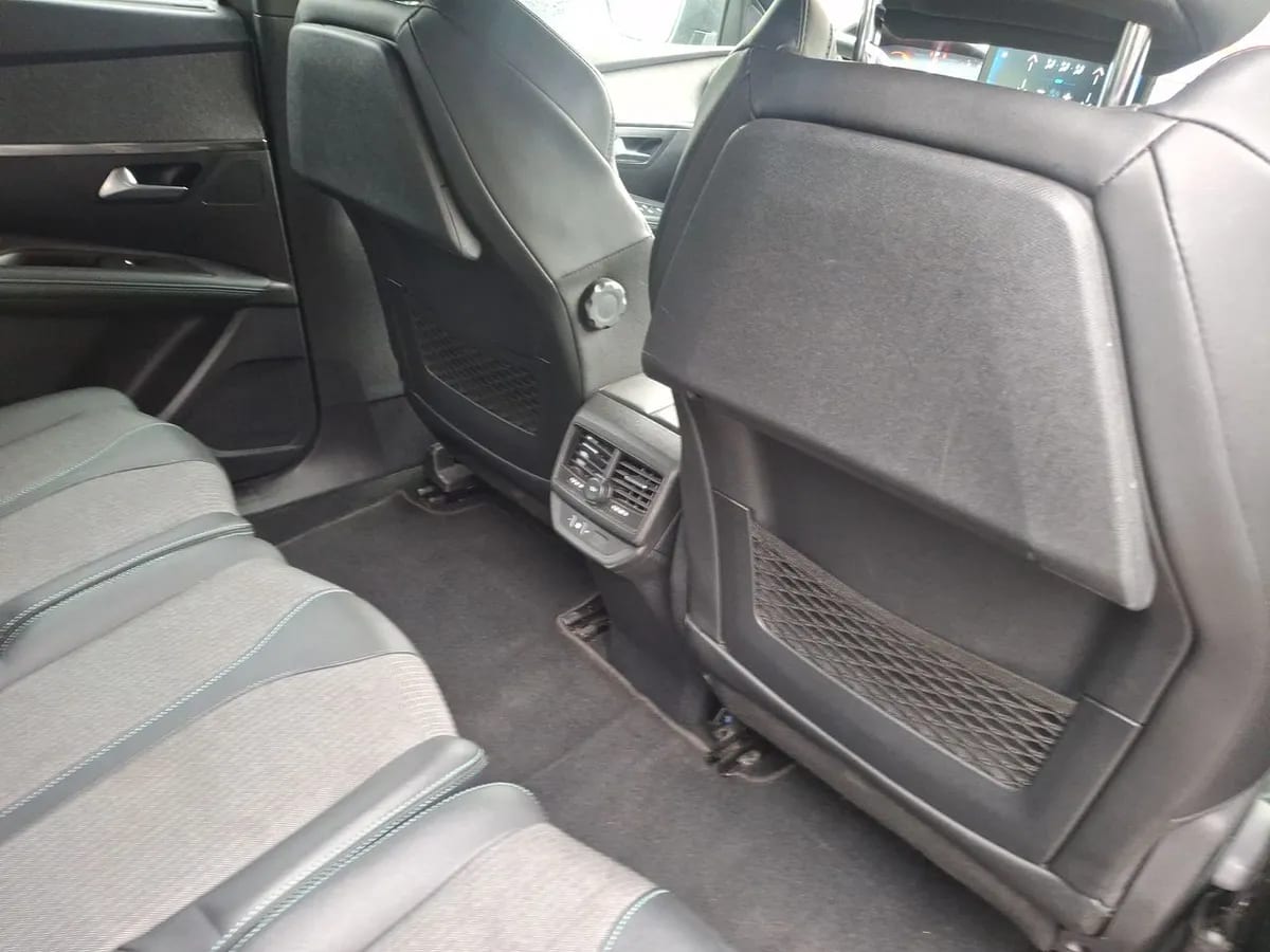 Peugeot 5008 1.5 Allure Pack Bluehdi 130 4x2 Eat8 5p año 2024
