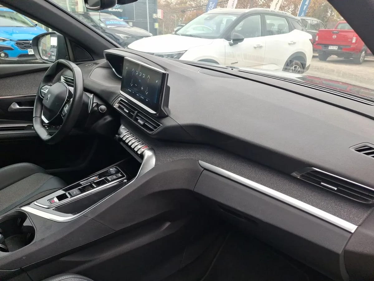 Peugeot 5008 1.5 Allure Pack Bluehdi 130 4x2 Eat8 5p año 2024