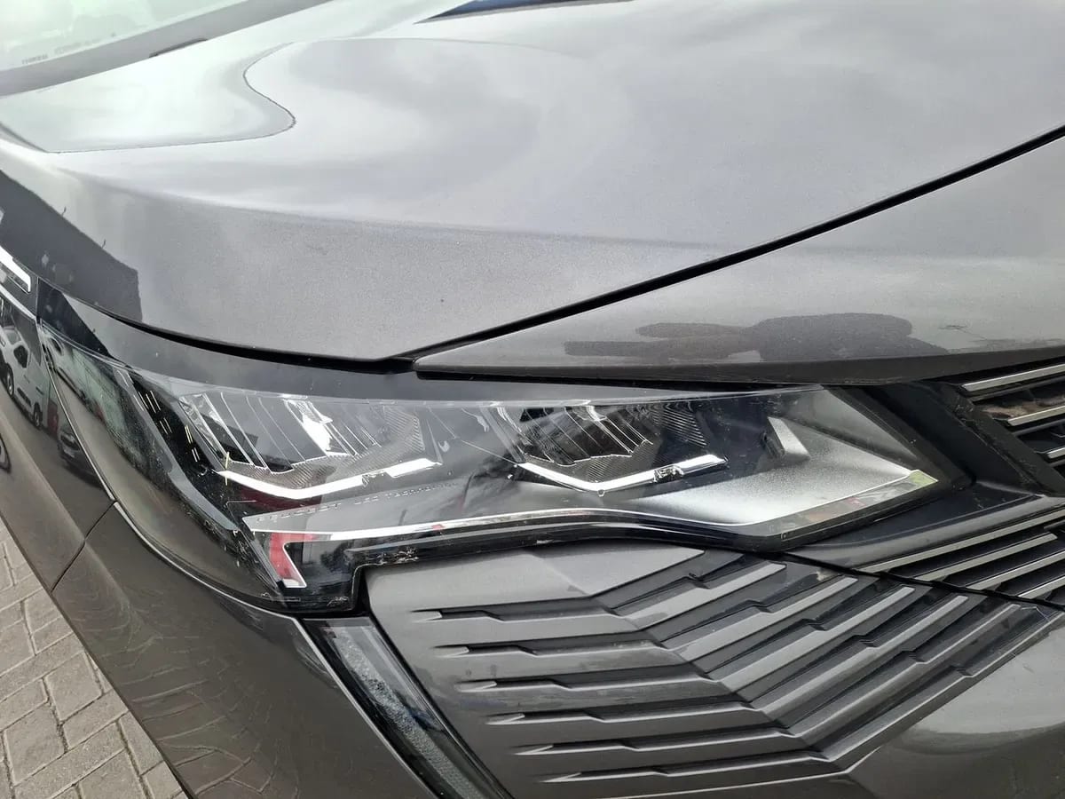 Peugeot 5008 1.5 Allure Pack Bluehdi 130 4x2 Eat8 5p año 2024