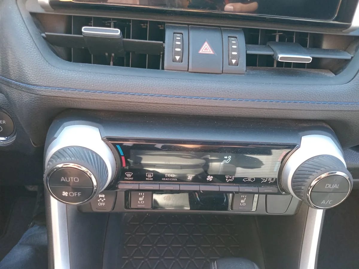 Toyota Rav 4 2.5 Xse Hybrid 4x2 Cvt At 5p año 2025