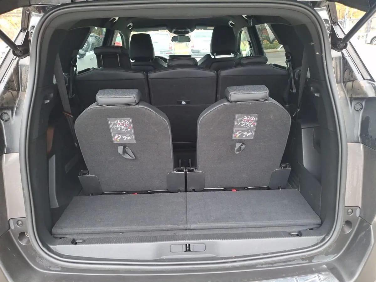 Peugeot 5008 1.5 Allure Pack Bluehdi 130 4x2 Eat8 5p año 2024