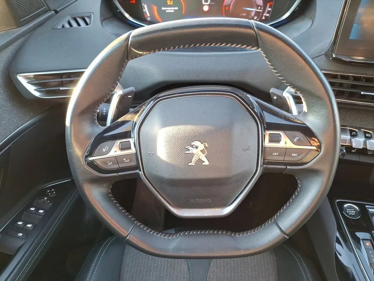 Peugeot 5008 1.5 Allure Pack Bluehdi 130 4x2 Eat8 5p año 2024