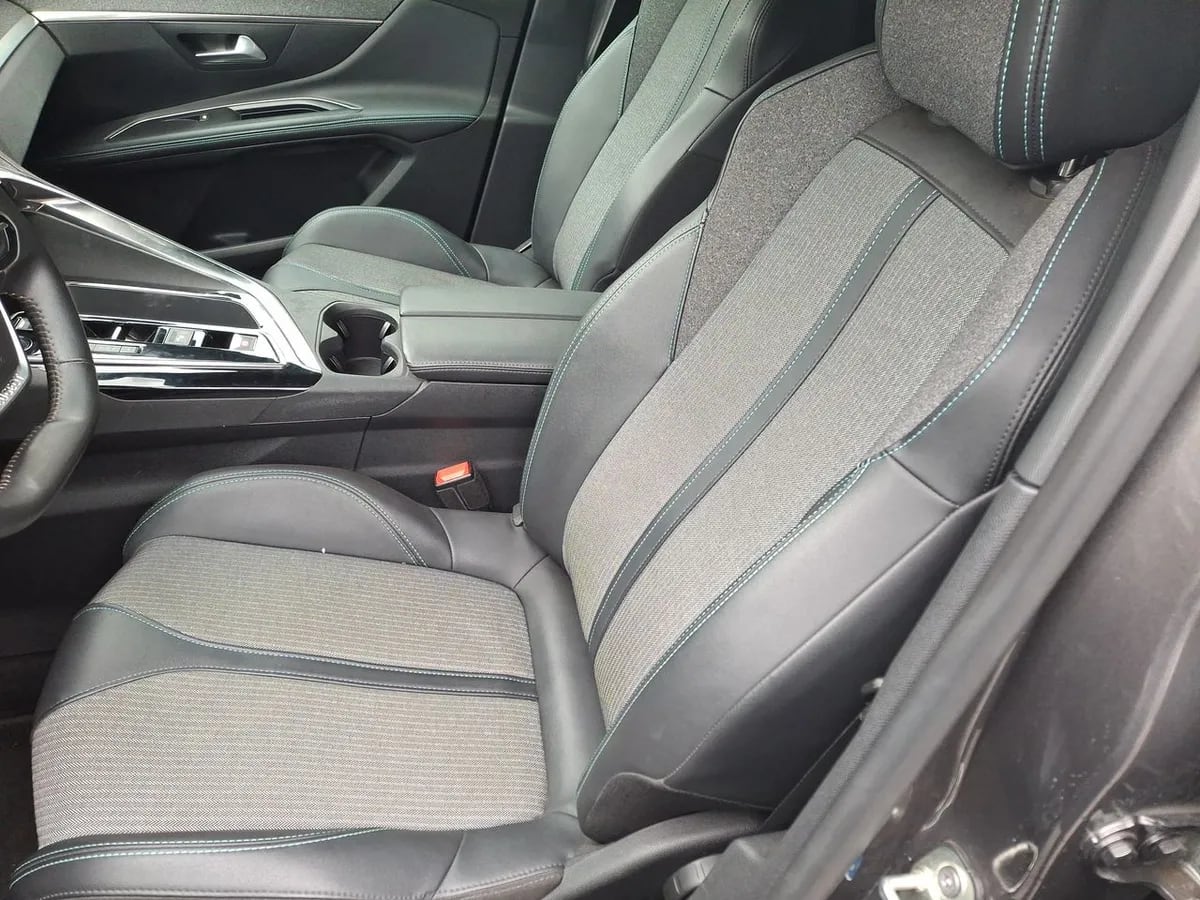 Peugeot 5008 1.5 Allure Pack Bluehdi 130 4x2 Eat8 5p año 2024