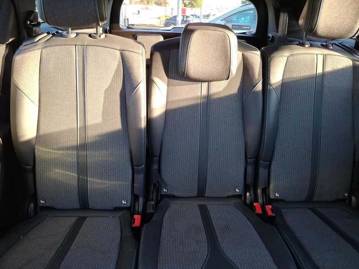 Peugeot 5008 1.5 Allure Pack Bluehdi 130 4x2 Eat8 5p año 2024
