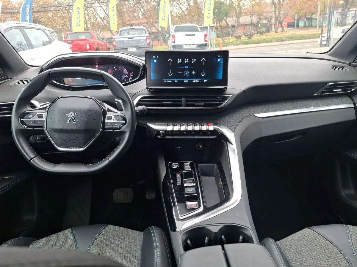 Peugeot 5008 1.5 Allure Pack Bluehdi 130 4x2 Eat8 5p año 2024