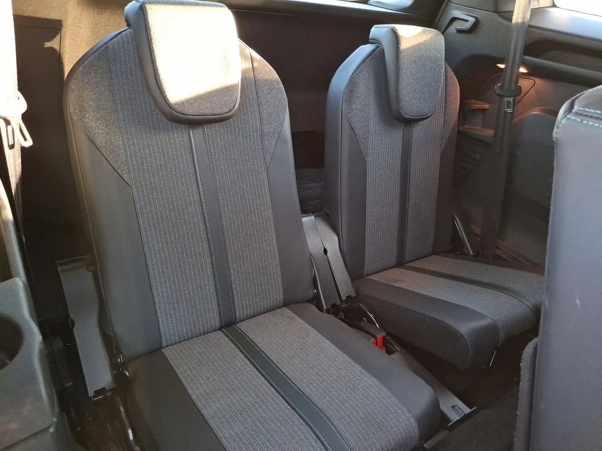 Peugeot 5008 1.5 Allure Pack Bluehdi 130 4x2 Eat8 5p año 2024