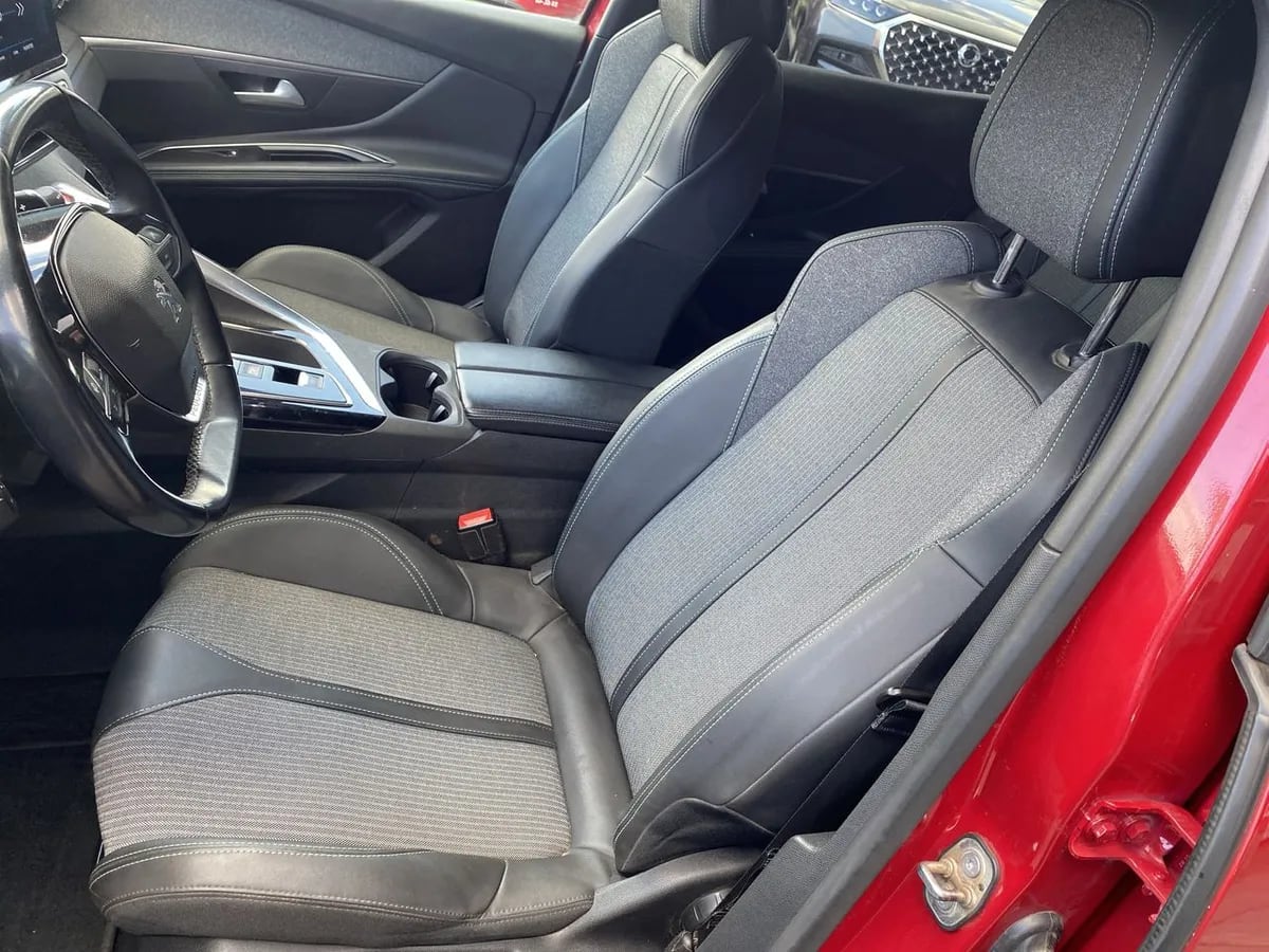 Peugeot 3008 1.5 Allure Pack Bluehdi 130 4x2 Eat8 5p año 2023