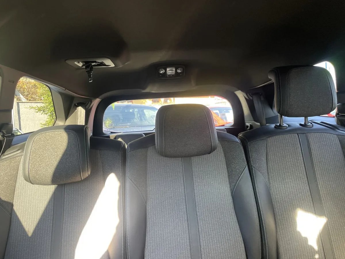 Peugeot 5008 1.5 Allure Pack Bluehdi 130 4x2 Eat8 5p año 2024