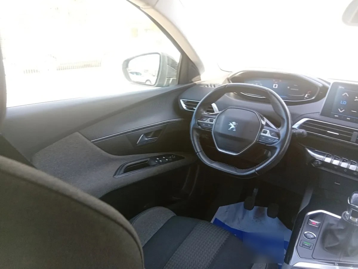 Peugeot 3008 1.2 Active Pack Puretech 4x2 130 Mt6 5p año 2022