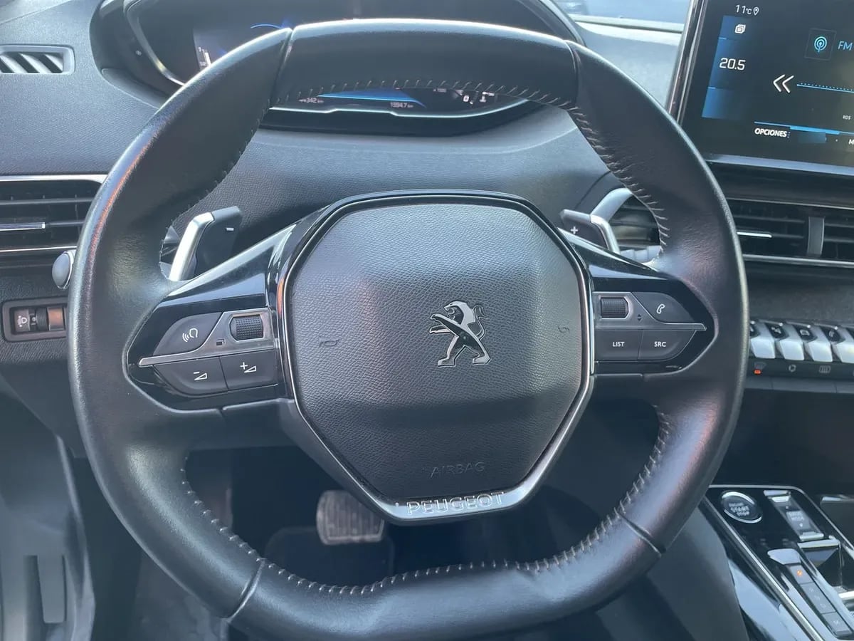 Peugeot 5008 1.5 Allure Pack Bluehdi 130 4x2 Eat8 5p año 2024