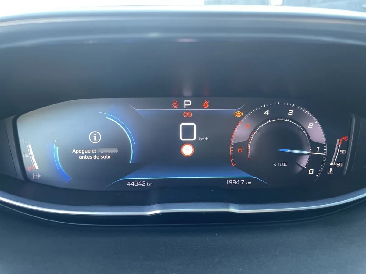 Peugeot 5008 1.5 Allure Pack Bluehdi 130 4x2 Eat8 5p año 2024