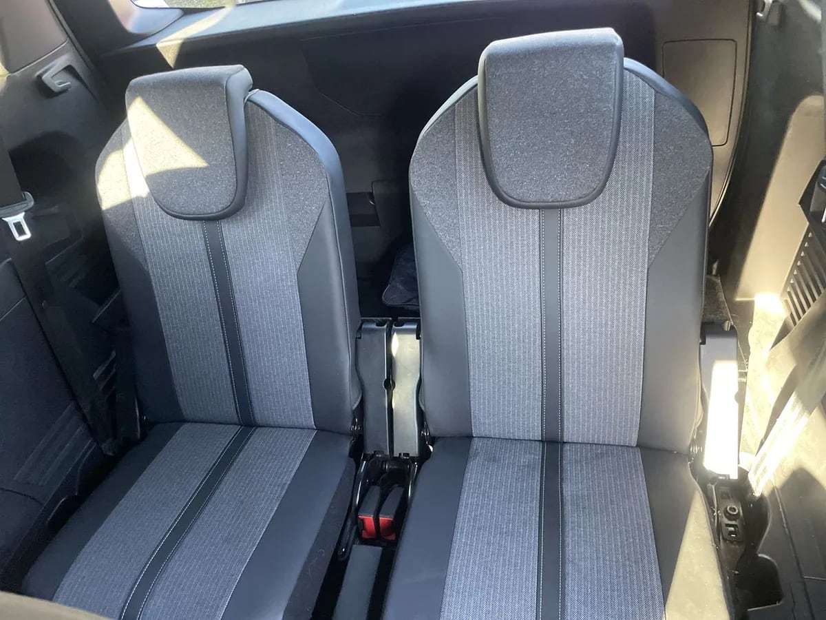 Peugeot 5008 1.5 Allure Pack Bluehdi 130 4x2 Eat8 5p año 2024