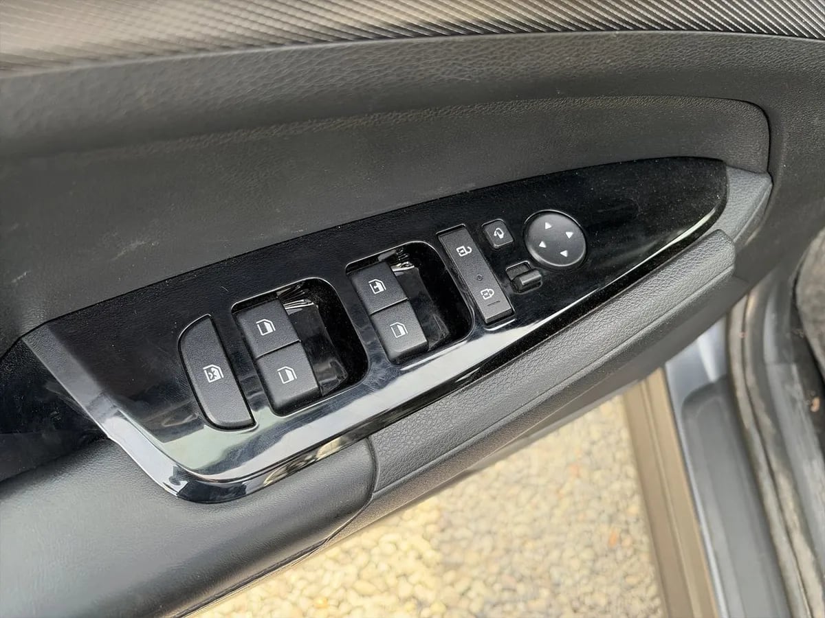 Kia Sportage 2.0 Ex Dies 2wd 8at 5p año 2025