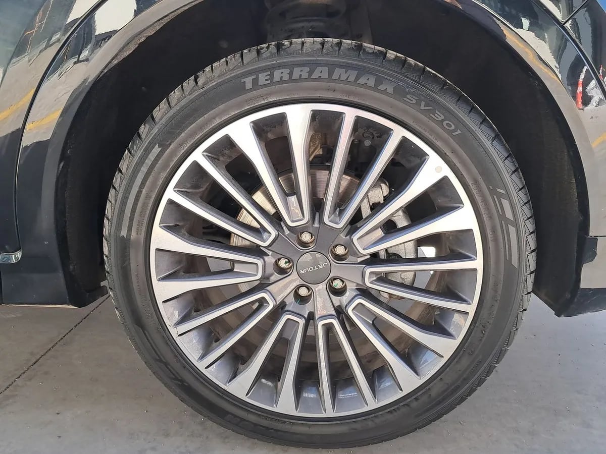 Jetour X70 1.5t Lux 4x2 At 5p año 2025