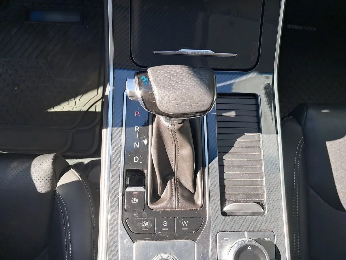 Jetour X70 1.5t Lux 4x2 At 5p año 2025