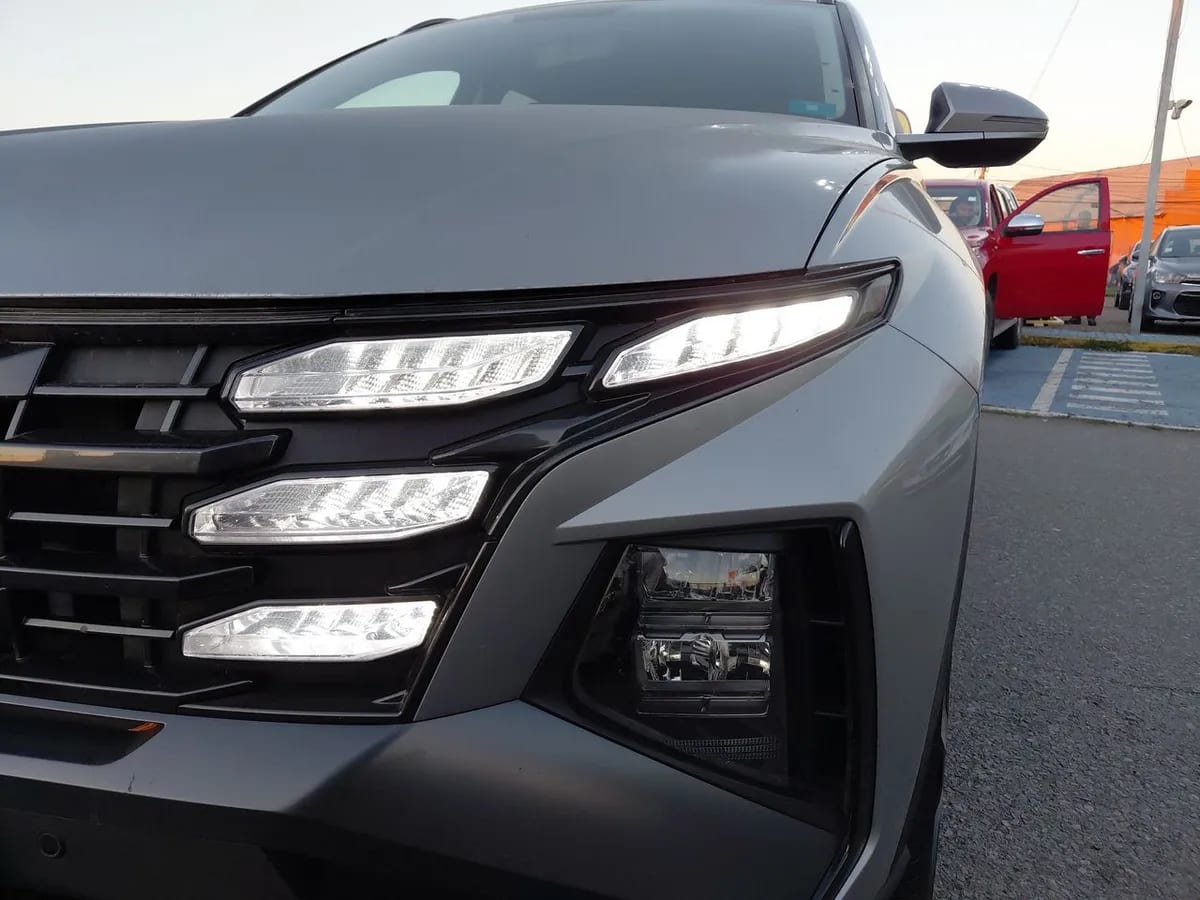 Hyundai Tucson 2.0 Nx4 Plus Fl Diesel 2wd At 5p año 2025