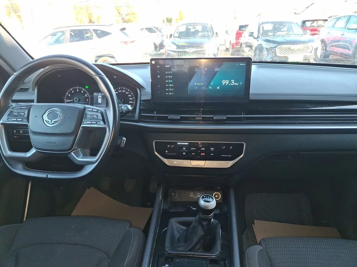 Ssangyong Rexton 2.0t Lx 4x2 6ab Nueva Radio 6mt 5p año 2024