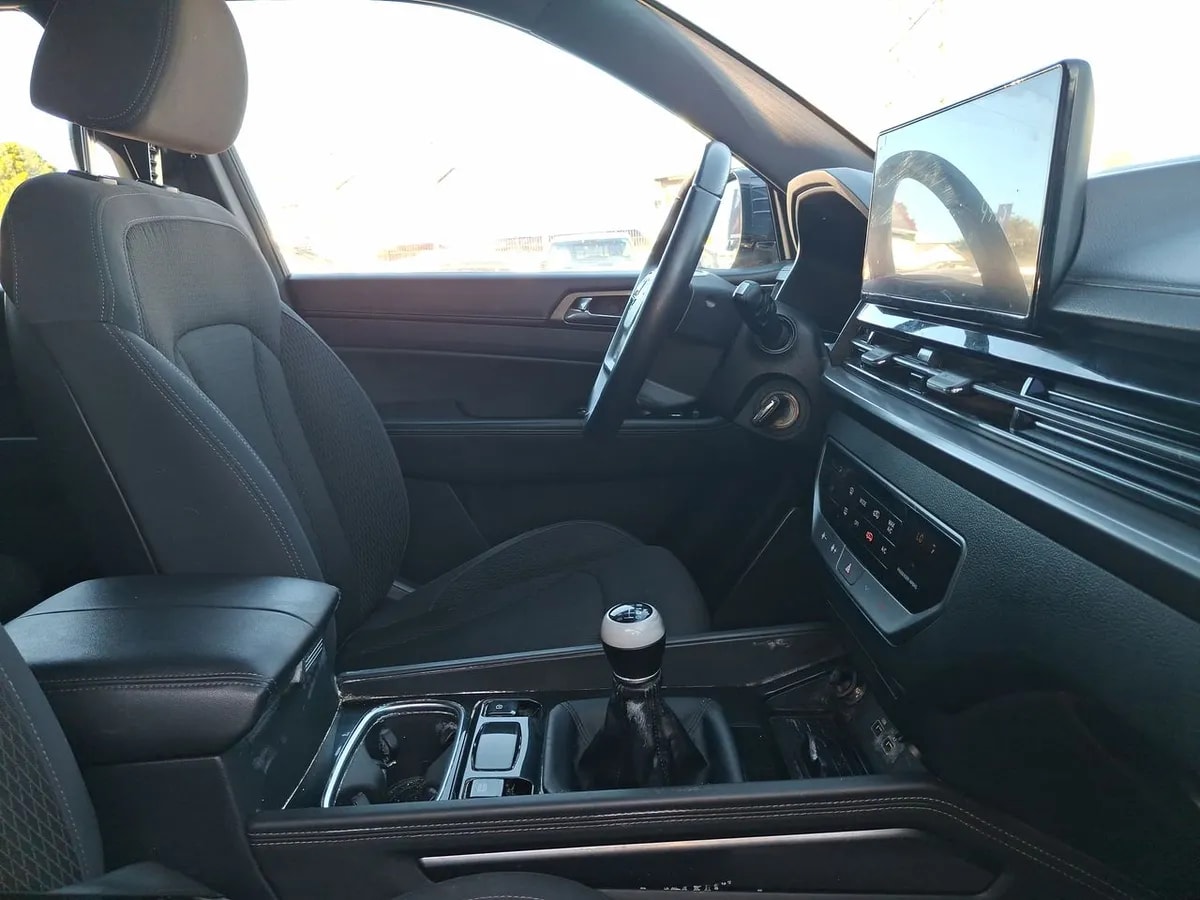 Ssangyong Rexton 2.0t Lx 4x2 6ab Nueva Radio 6mt 5p año 2024