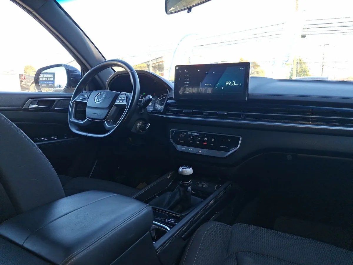 Ssangyong Rexton 2.0t Lx 4x2 6ab Nueva Radio 6mt 5p año 2024