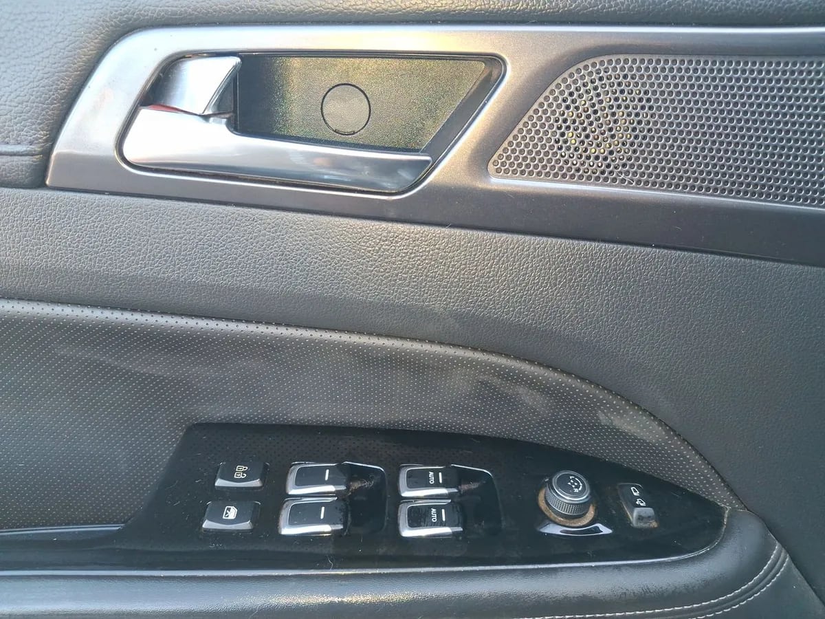 Ssangyong Rexton 2.0t Lx 4x2 6ab Nueva Radio 6mt 5p año 2024