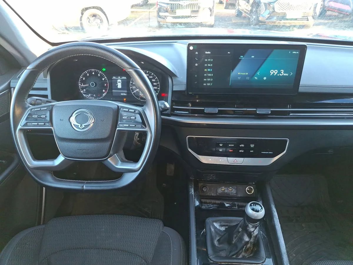 Ssangyong Rexton 2.0t Lx 4x2 6ab Nueva Radio 6mt 5p año 2024
