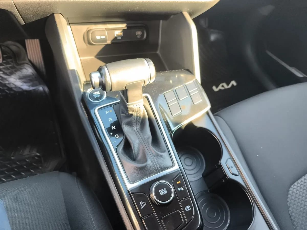 Kia Sportage 2.0 Ex Dies 2wd 8at 5p año 2025