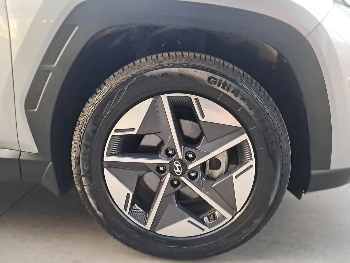 Hyundai Tucson 2.0 Nx4 Plus Fl Diesel 2wd At 5p año 2025