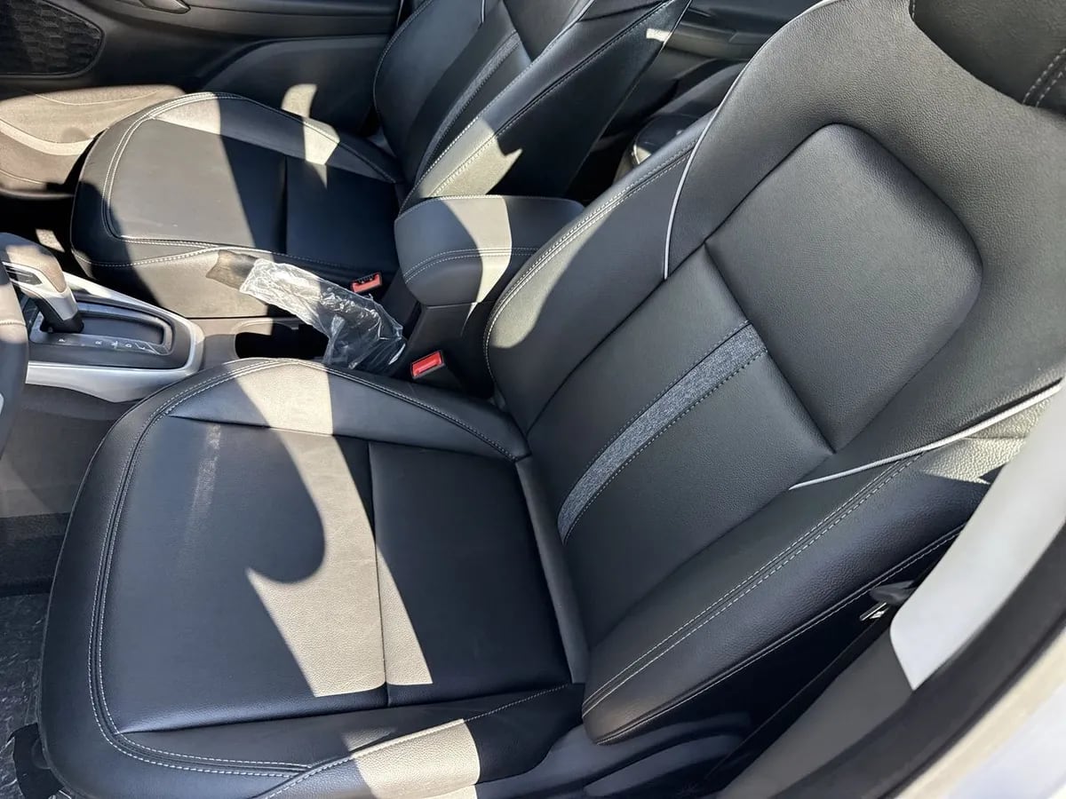 Chevrolet Tracker 1.2t Ltz R 4x2 At 5p año 2026