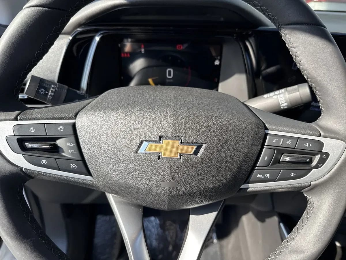 Chevrolet Tracker 1.2t Ltz R 4x2 At 5p año 2026