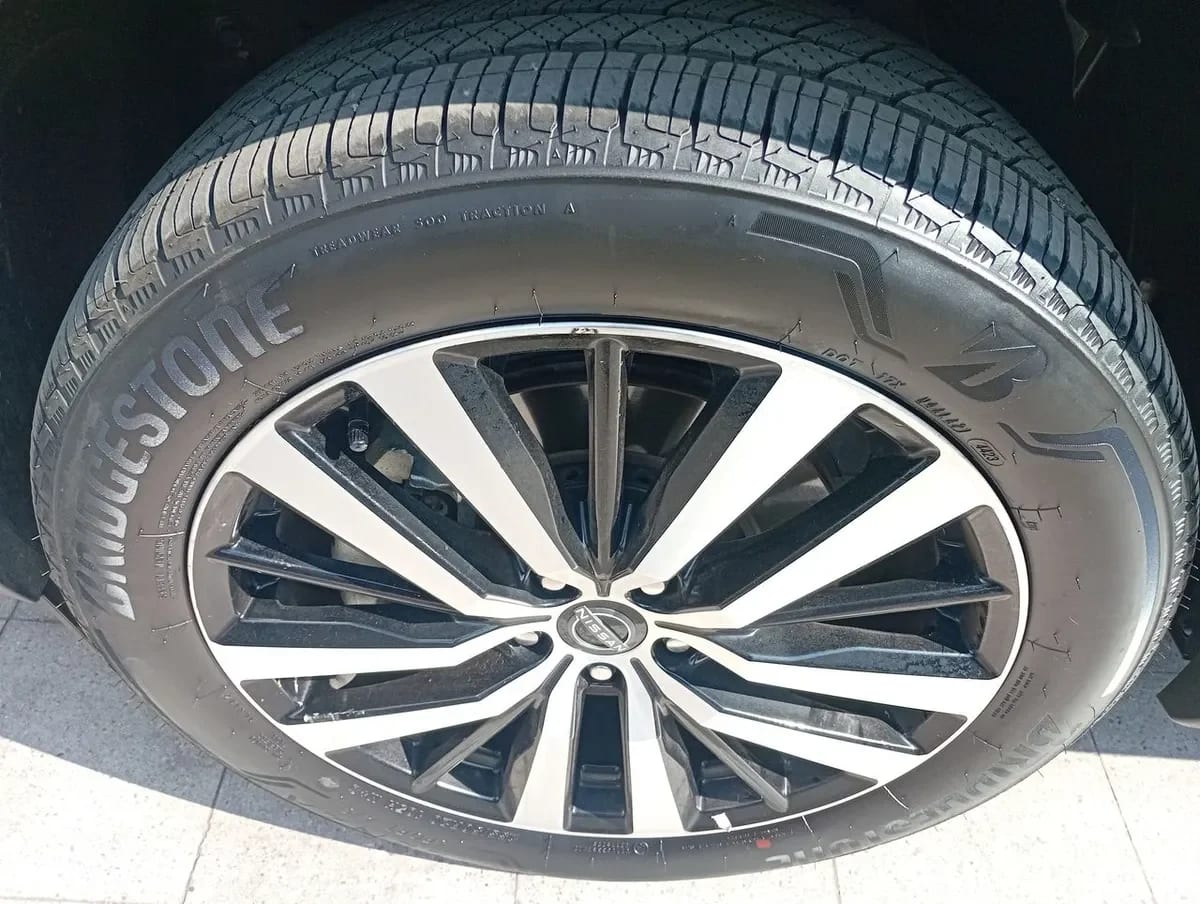 Nissan Pathfinder 3.5 Exclusive 4wd Cvt At 5p año 2025