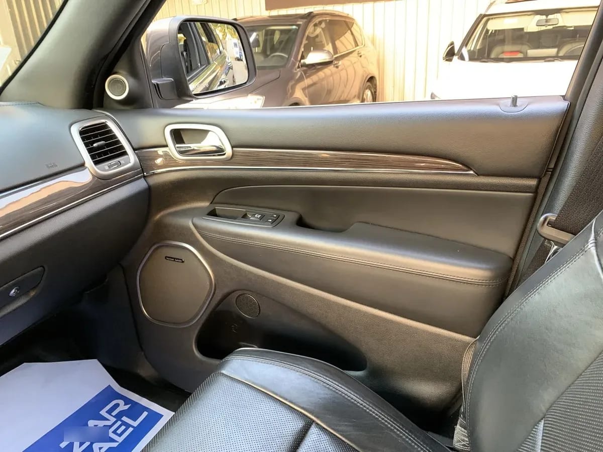 Jeep Grand Cherokee 5.7 Overland 4x4 At 5p año 2019