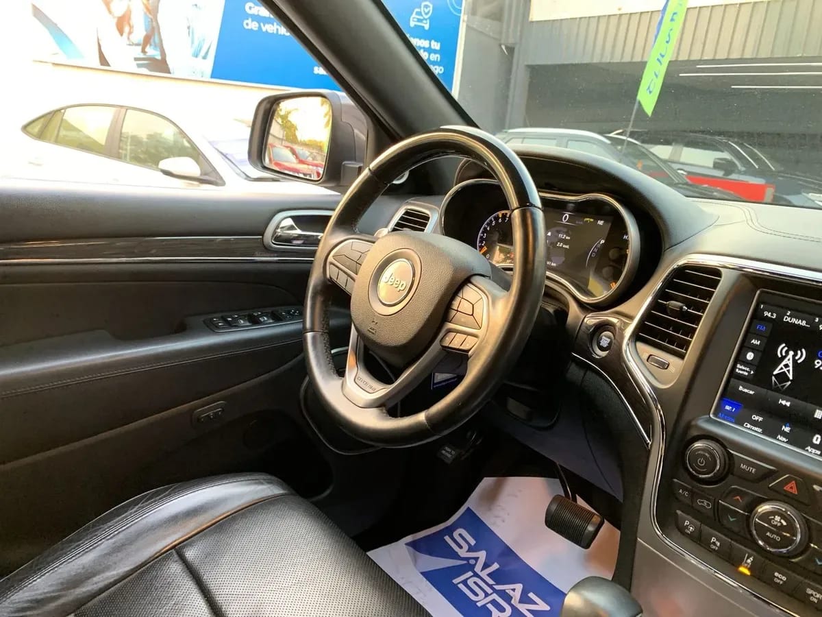 Jeep Grand Cherokee 5.7 Overland 4x4 At 5p año 2019