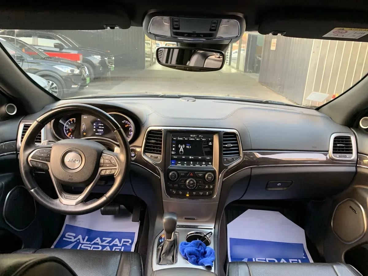 Jeep Grand Cherokee 5.7 Overland 4x4 At 5p año 2019