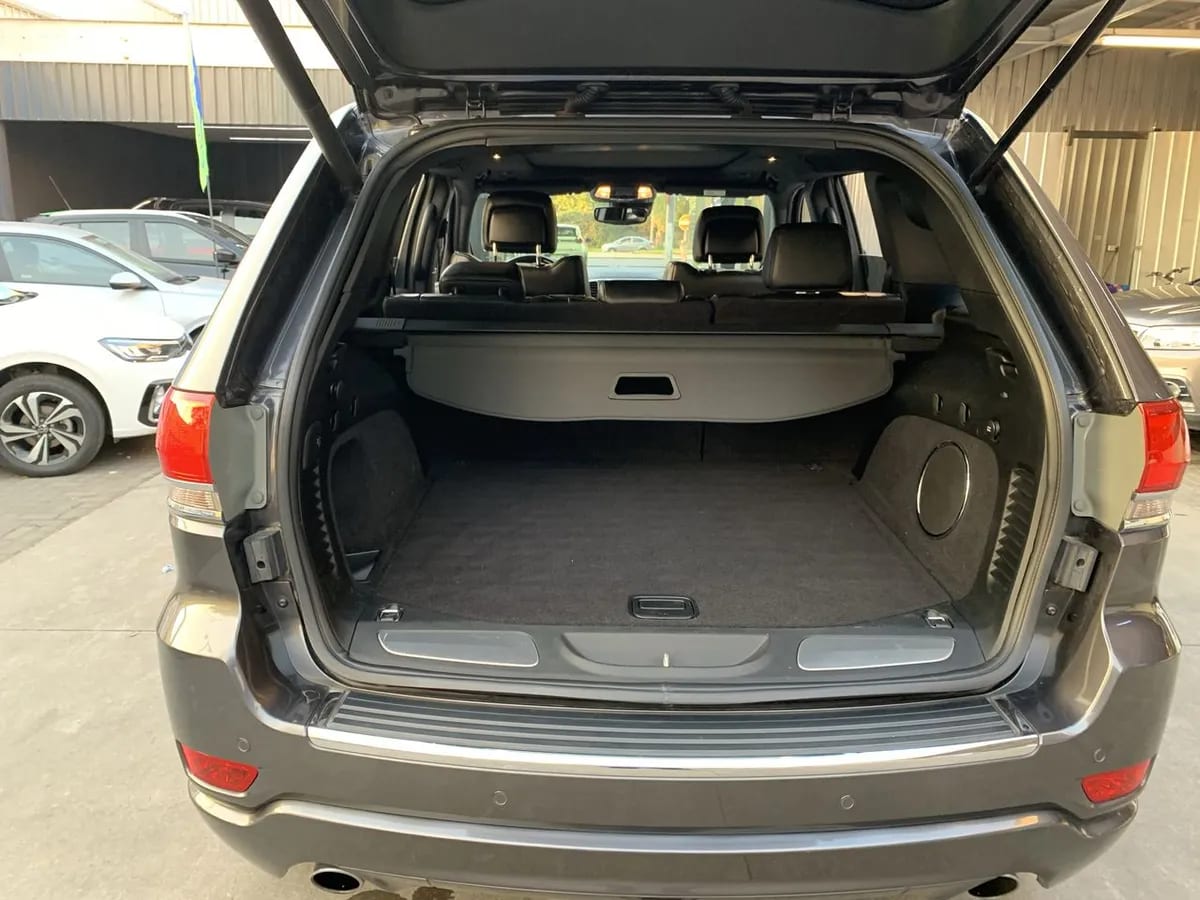 Jeep Grand Cherokee 5.7 Overland 4x4 At 5p año 2019